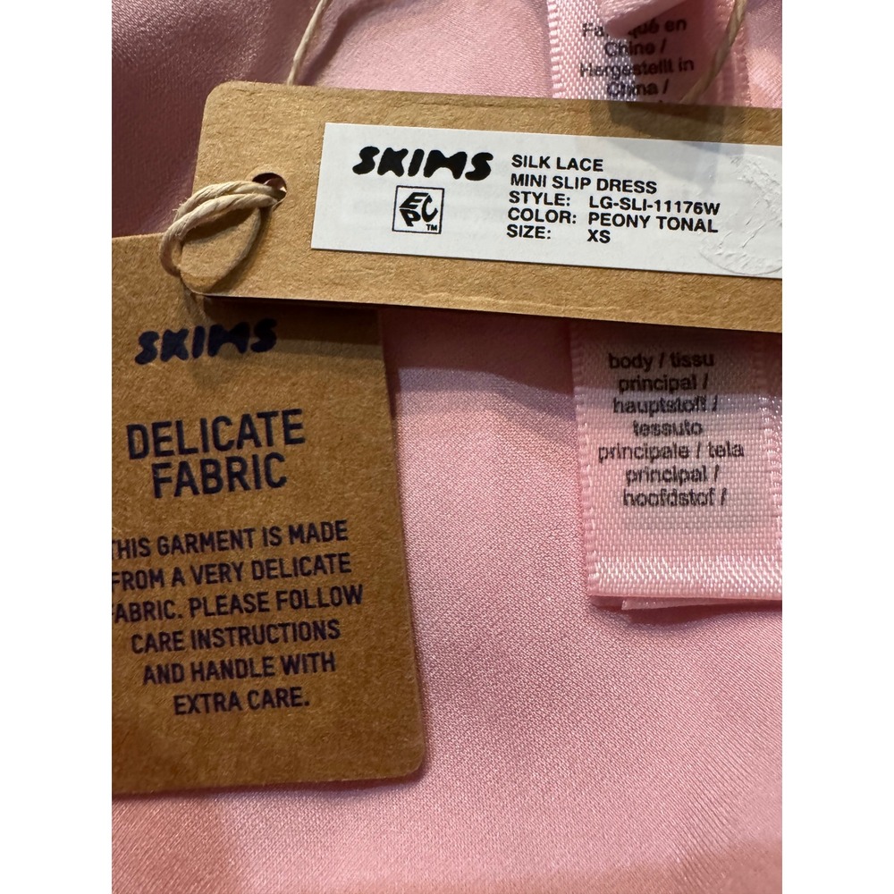 SKIMS Silk Lace Mini Slip Dress Peony Tonal Pink XS NEW - Picture 5 of 6